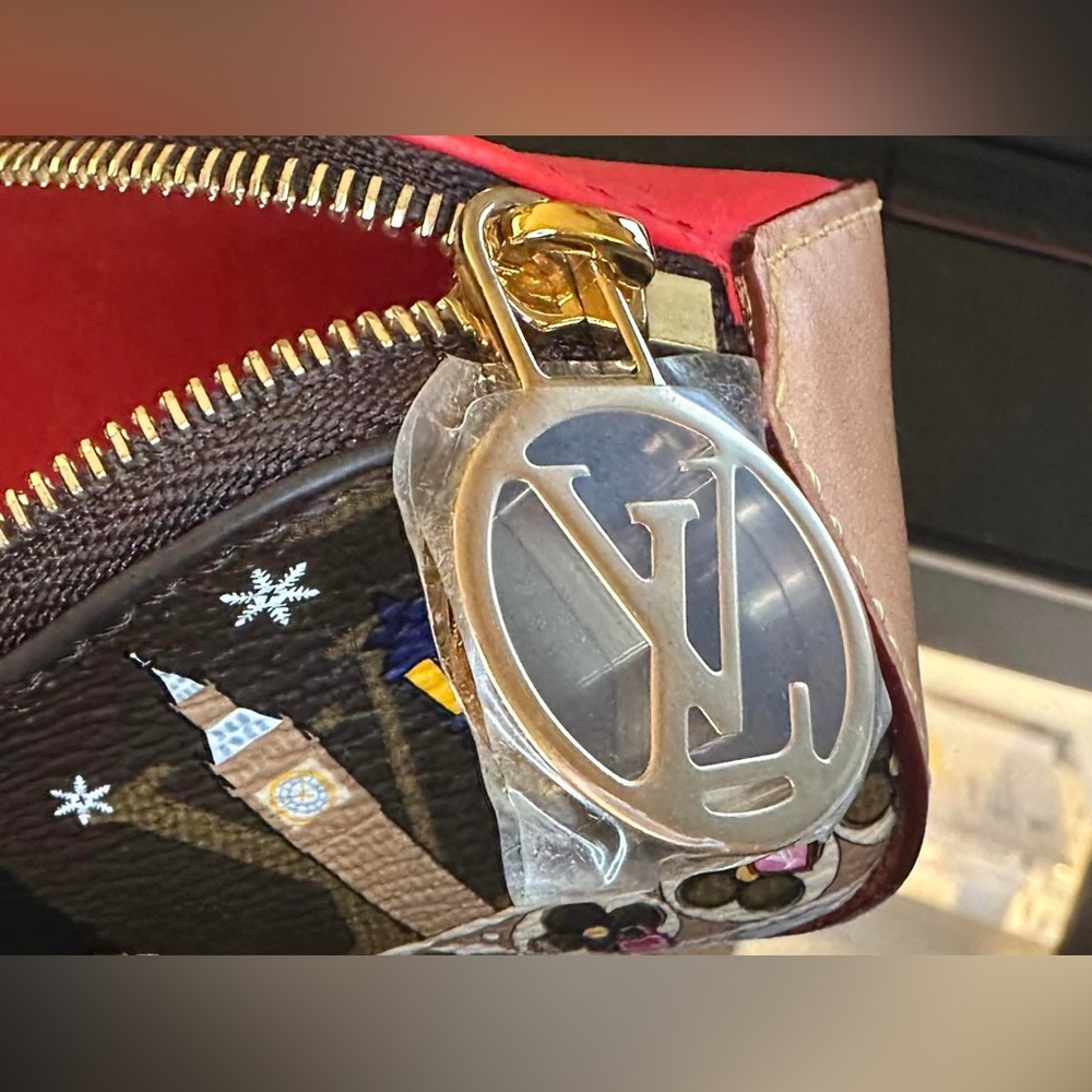 🇬🇧❤️Louis Vuitton London Elizabeth Pouch🇬🇧❤️ - Picture 9 of 16